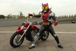 仮面ライダーキバ見終わったけどライダーのデザイン良いし男同士の友情もいいよね