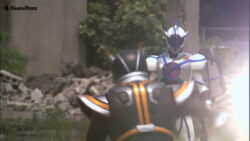 仮面ライダーカイザと仮面ライダーサイガの戦いが動画で見れるけどサイガ強いな・・・