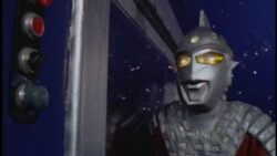【ウルトラセブン】1話のダンが怪しすぎる