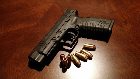 handgun-g89fda1625_1280